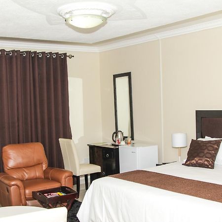 Streets Of Gold Guest House Gaborone Exteriér fotografie